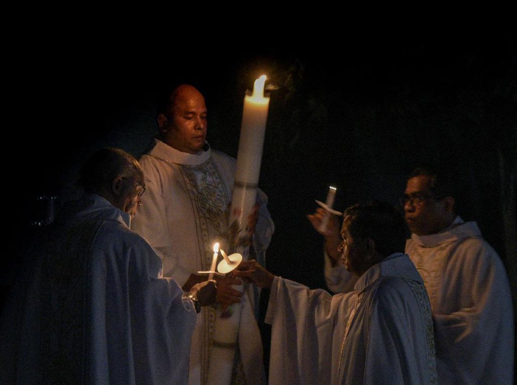 Vigili Paskah Pakai Baju Warna Apa? Cek Aturan Liturginya di Sini!
